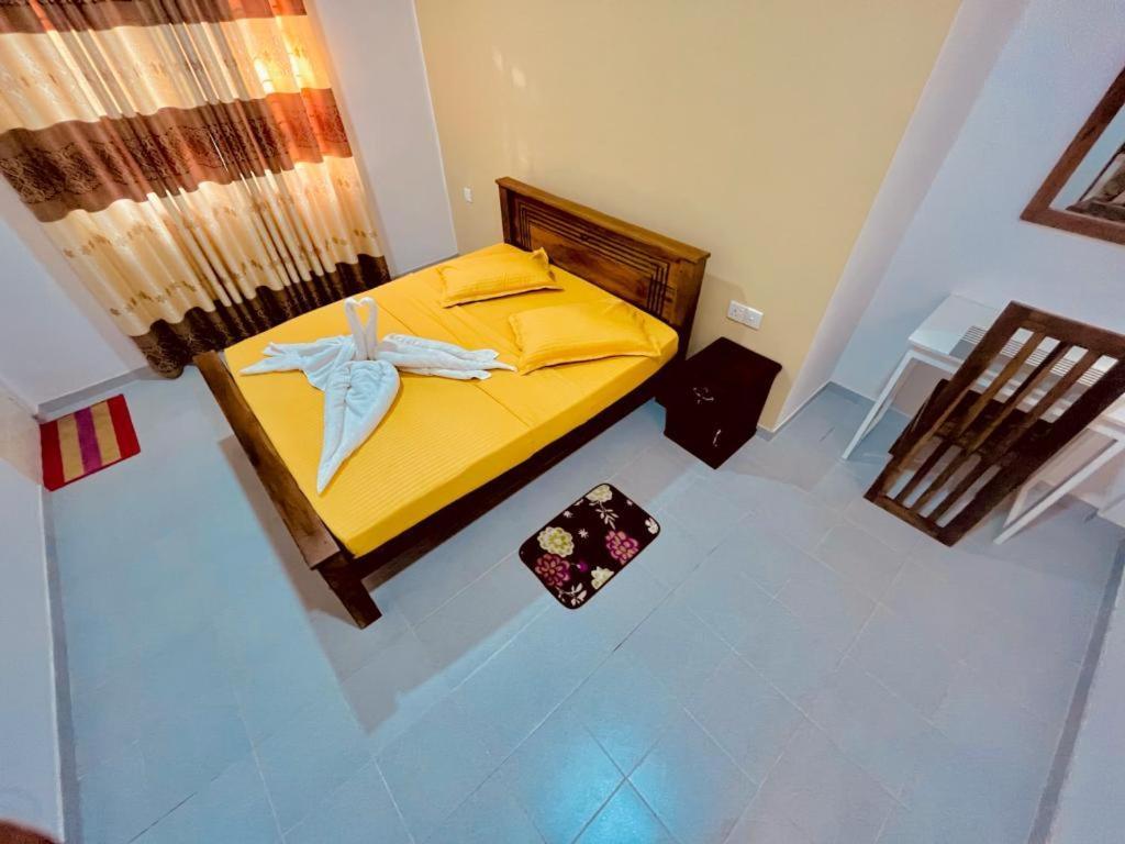 The Lake Round Guest House Kandy Luaran gambar